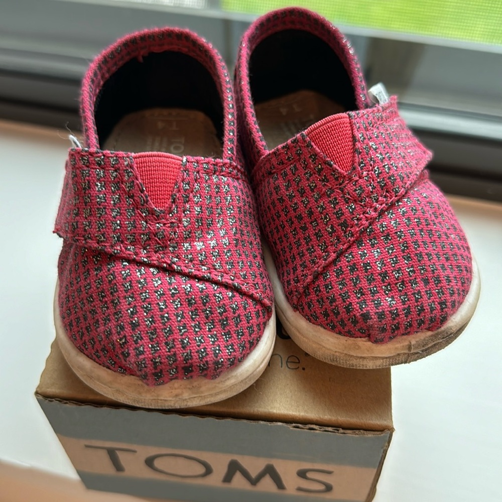 Tiny Toms - Size 4